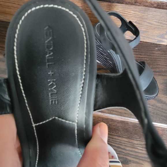 Kendal and Kylie wedge sandals - Picture 2 of 4